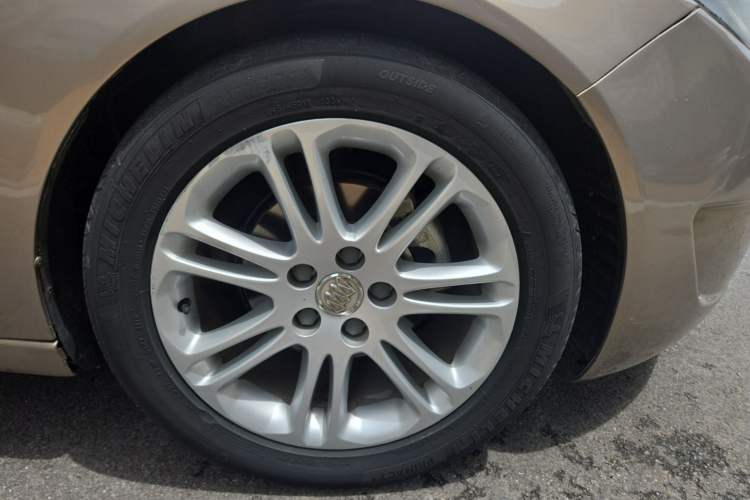 Used Buick Regal 2012 2.4L SIDI Flagship Edition Right Front Wheel Hub