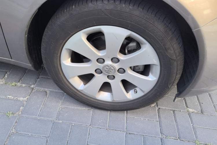 Used Buick Regal 2012 2.0L Comfort Edition Right Front Wheel Hub