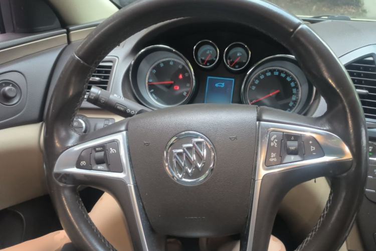 Used Buick Regal 2012 2.0L Luxury Edition Steering Wheel
