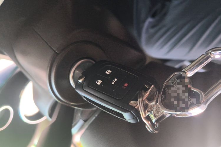 Used Buick Regal 2012 2.4L SIDI Elite Edition Vehicle Key