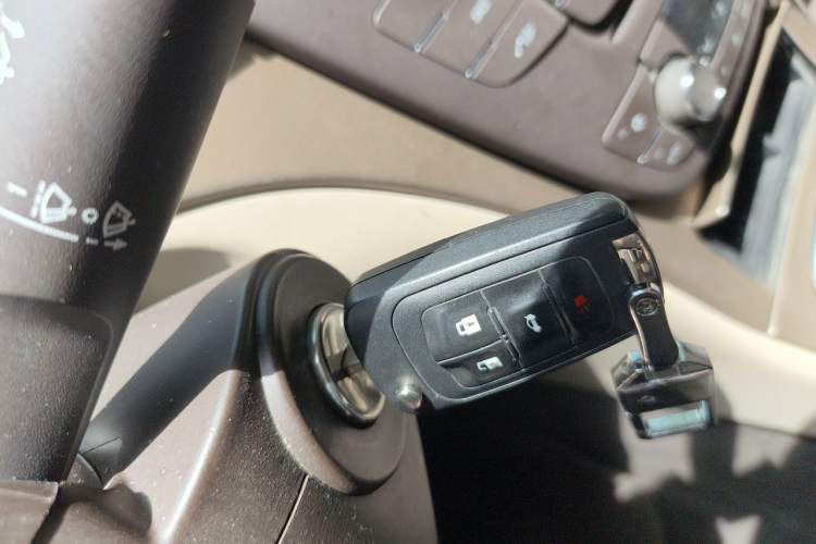 Used Buick Regal 2012 2.0L Comfort Edition Vehicle Key