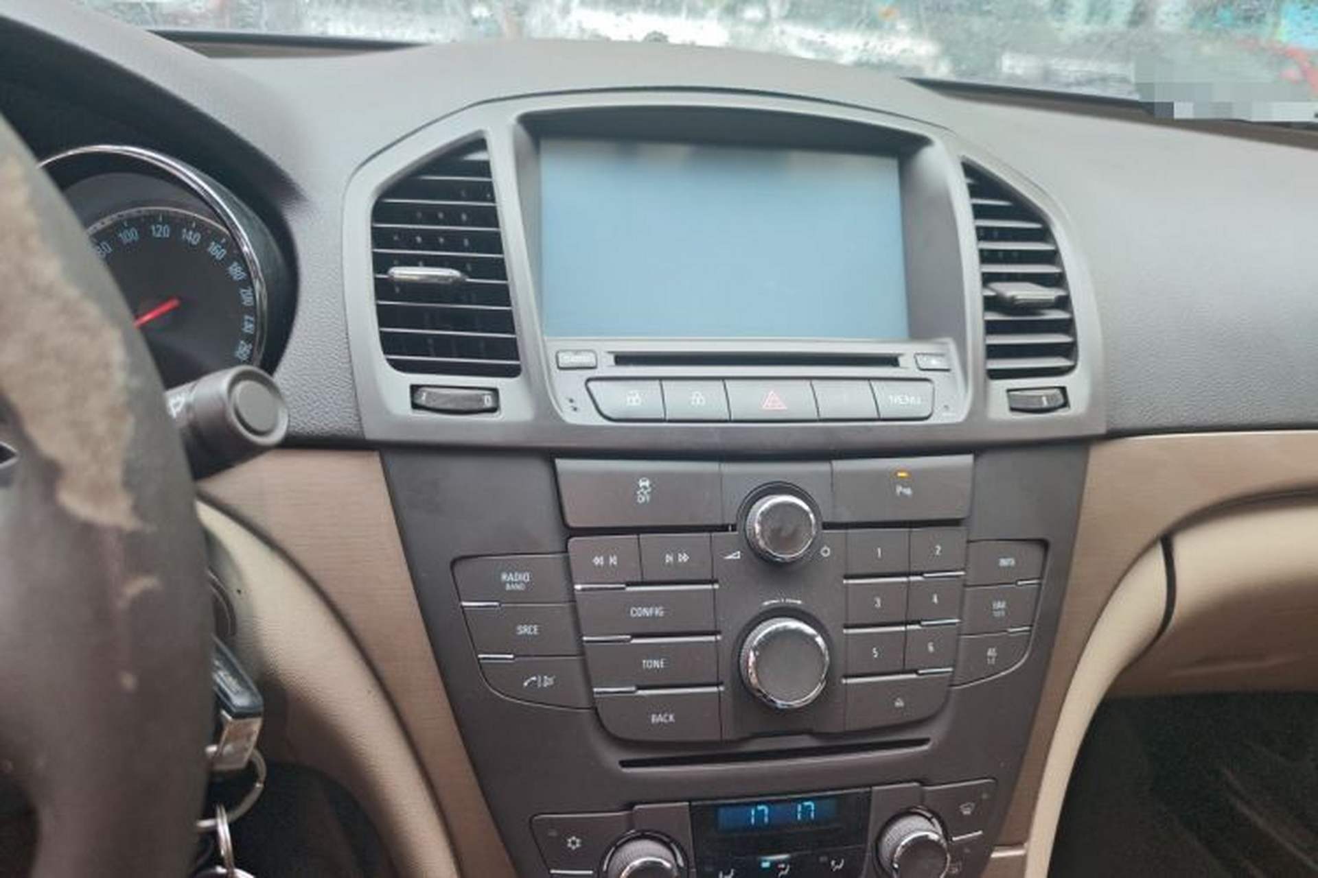 Used Buick Regal 2012 2.0L Comfort Edition Audio And AC Panel