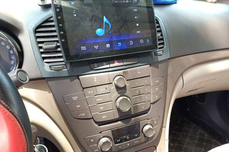 Used Buick Regal 2012 2.0L Comfort Edition Audio And AC Panel