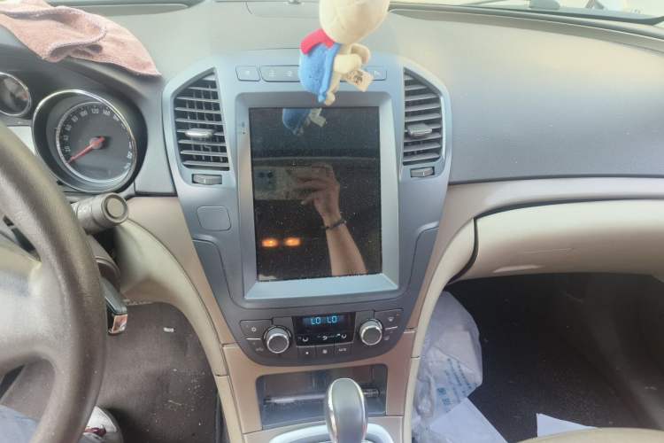 Used Buick Regal 2012 2.0L Comfort Edition Audio And AC Panel