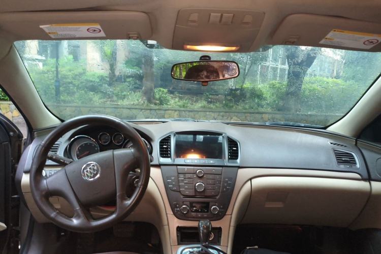 Used Buick Regal 2012 2.0L Comfort Edition Center Console