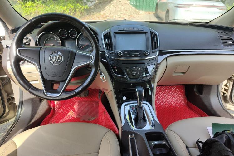 Used Buick Regal 2012 2.0L Comfort Edition Center Console