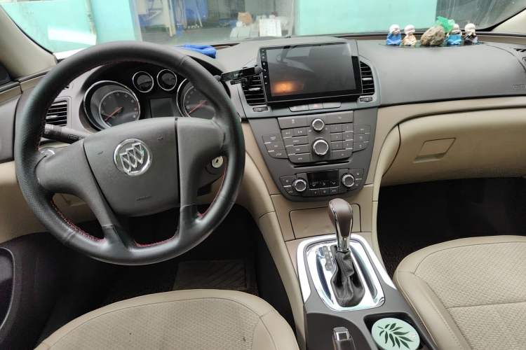 Used Buick Regal 2012 2.0L Comfort Edition Center Console