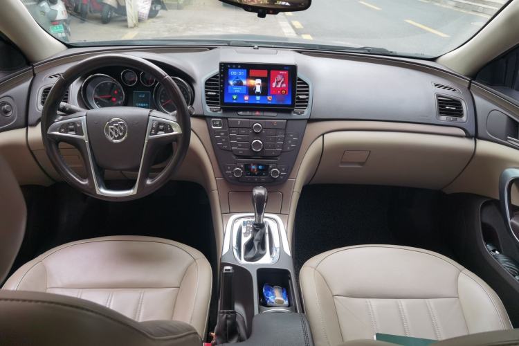 Used Buick Regal 2012 2.4L SIDI Elite Edition Center Console