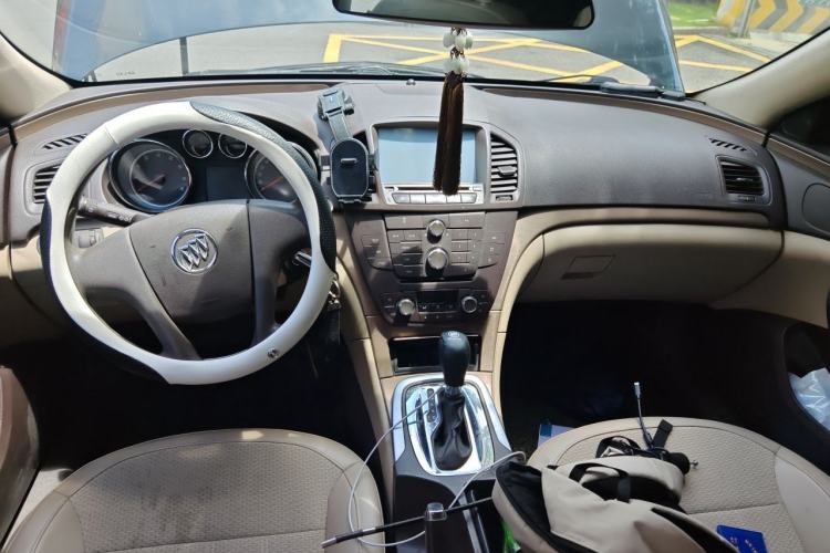 Used Buick Regal 2012 2.0L Comfort Edition Center Console