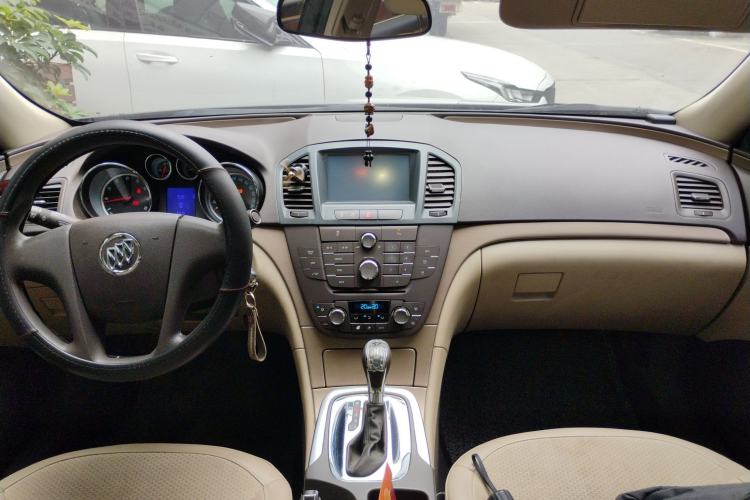 Used Buick Regal 2012 2.0L Comfort Edition Center Console
