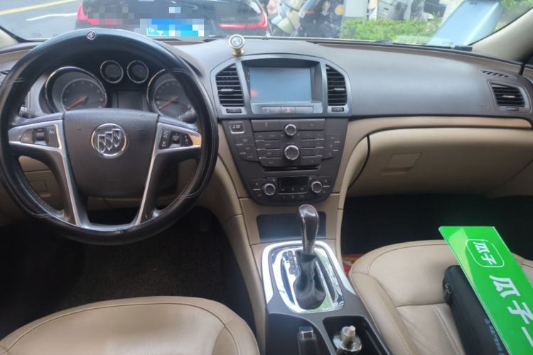 Used Buick Regal 2012 2.0L Luxury Edition Center Console