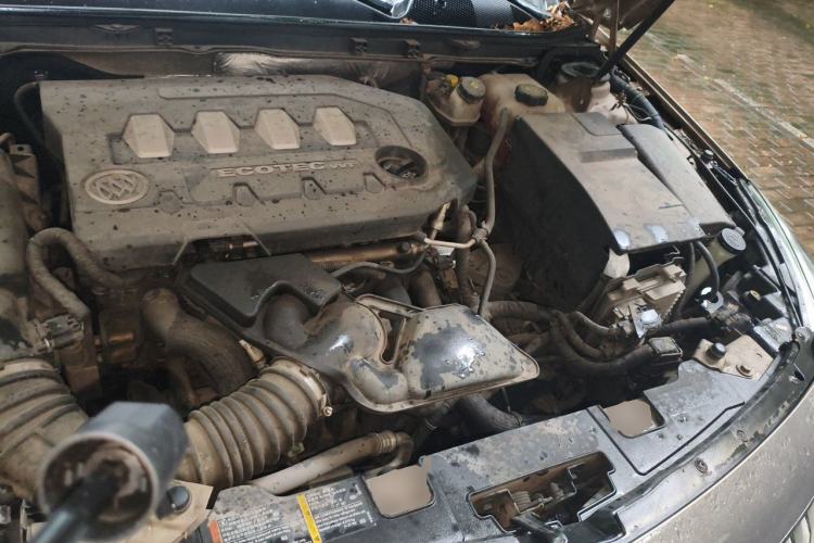 Used Buick Regal 2012 2.0L Comfort Edition Engine Bay