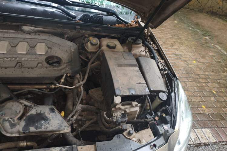 Used Buick Regal 2012 2.0L Comfort Edition Engine Bay Left