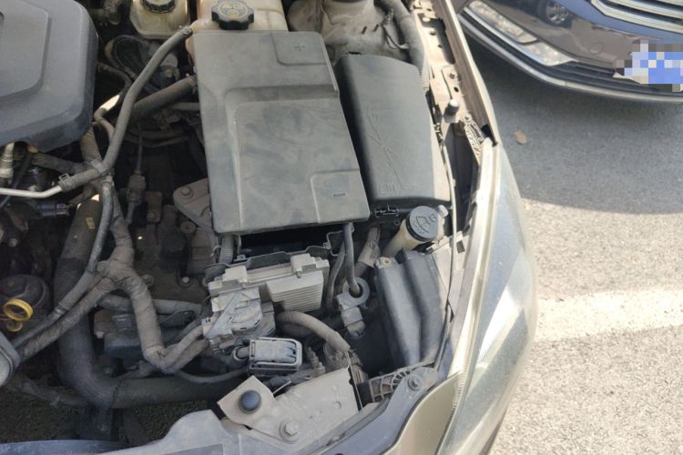 Used Buick Regal 2012 2.0L Comfort Edition Engine Bay Left