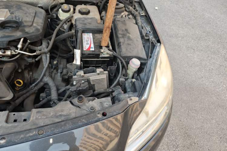 Used Buick Regal 2012 2.0L Comfort Edition Engine Bay Left