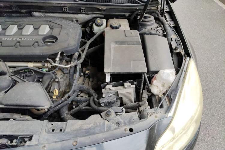 Used Buick Regal 2012 2.0L Luxury Edition Engine Bay Left