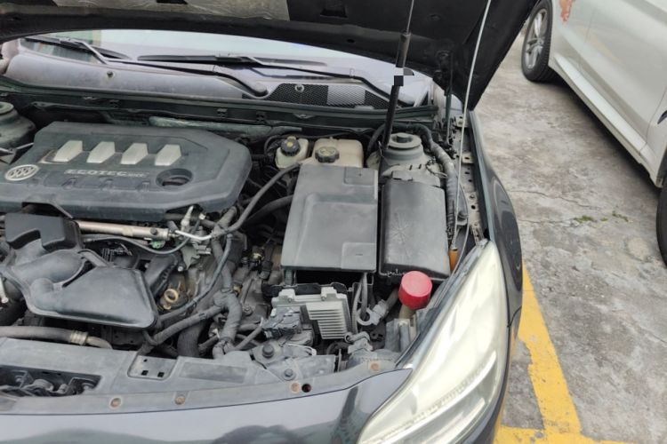 Used Buick Regal 2012 2.0L Comfort Edition Engine Bay Left
