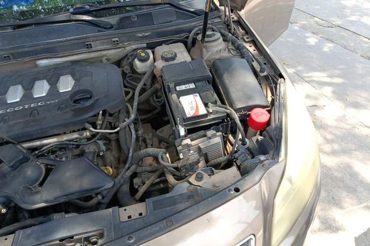 Used Buick Regal 2012 2.0L Comfort Edition Engine Bay Left