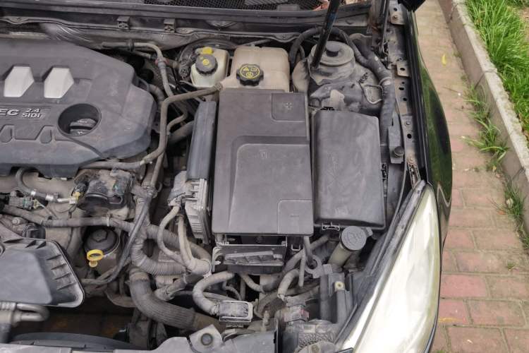 Used Buick Regal 2012 2.4L SIDI Elite Edition Engine Bay Left