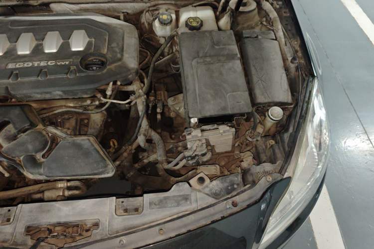 Used Buick Regal 2012 2.0L Comfort Edition Engine Bay Left