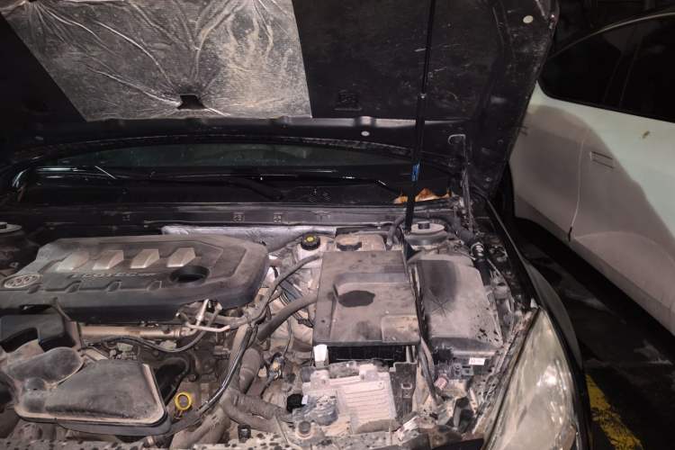 Used Buick Regal 2012 2.0L Luxury Edition Engine Bay Left