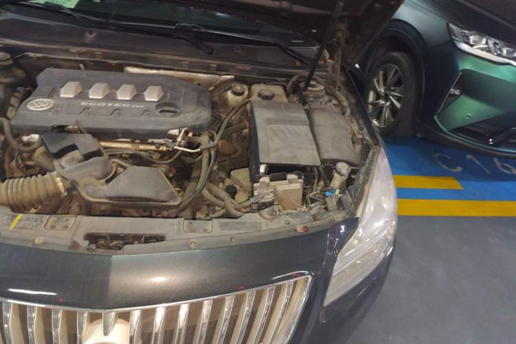 Used Buick Regal 2012 2.0L Comfort Edition Engine Bay Left
