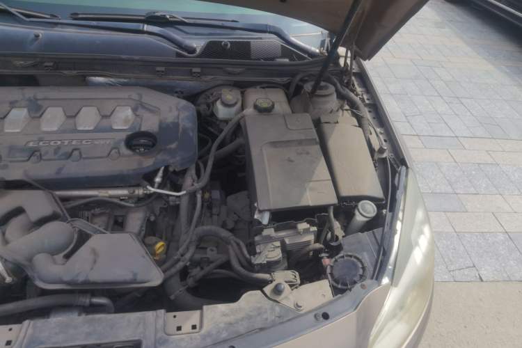 Used Buick Regal 2012 2.0L Comfort Edition Engine Bay Left