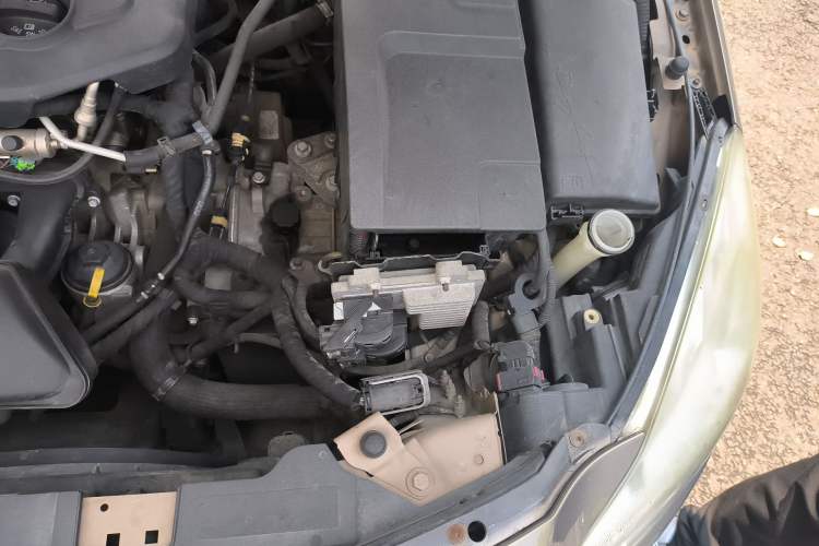 Used Buick Regal 2012 2.0L Luxury Edition Engine Bay Left