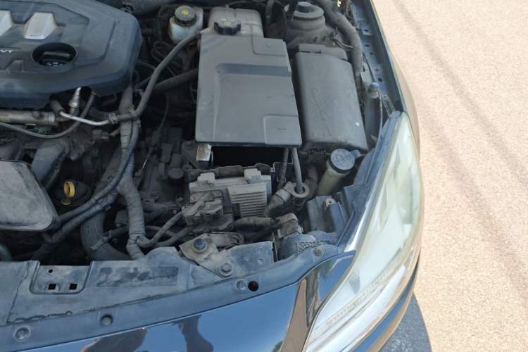Used Buick Regal 2012 2.0L Comfort Edition Engine Bay Left