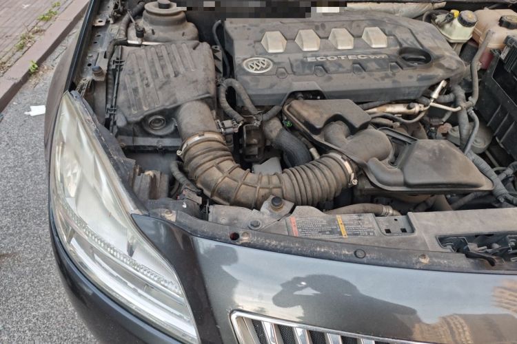 Used Buick Regal 2012 2.0L Comfort Edition Engine Bay Right