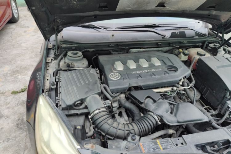 Used Buick Regal 2012 2.0L Comfort Edition Engine Bay Right