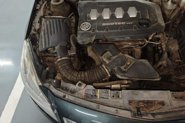 Used Buick Regal 2012 2.0L Comfort Edition Engine Bay Right