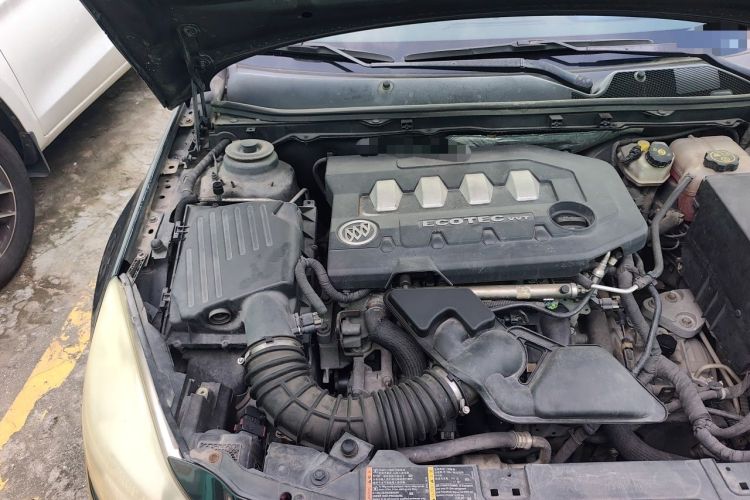 Used Buick Regal 2012 2.0L Comfort Edition Engine Bay Right