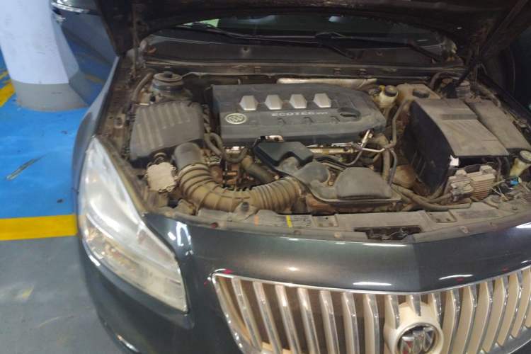 Used Buick Regal 2012 2.0L Comfort Edition Engine Bay Right