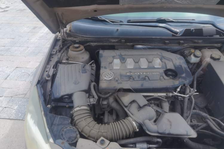 Used Buick Regal 2012 2.0L Comfort Edition Engine Bay Right
