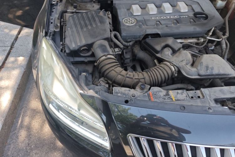 Used Buick Regal 2012 2.0L Comfort Edition Engine Bay Right