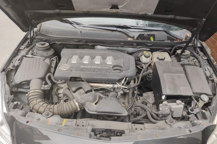 Used Buick Regal 2012 2.0L Comfort Edition Engine Bay