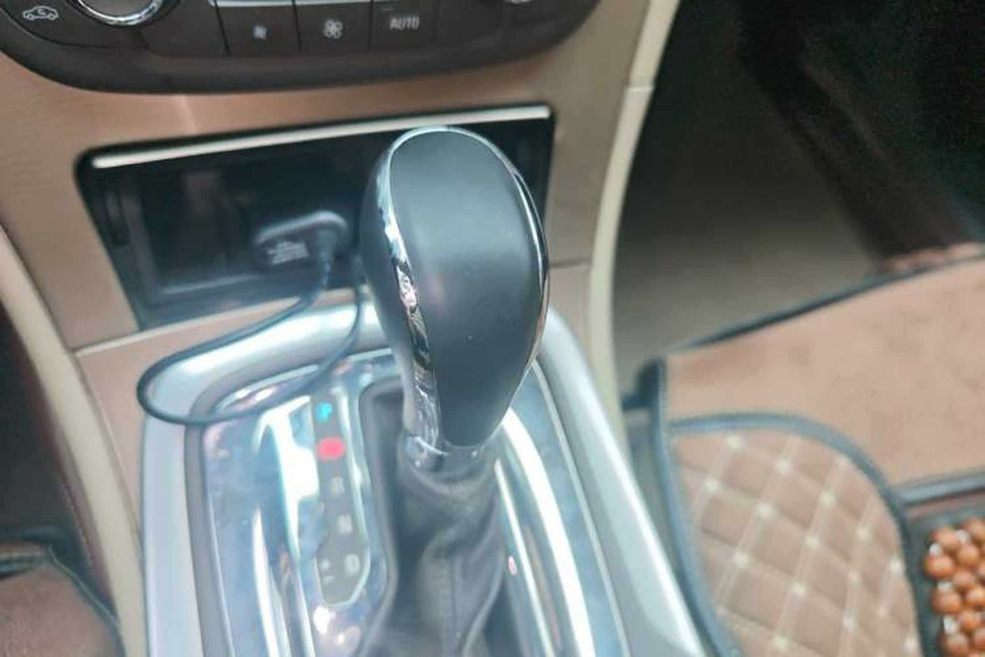Used Buick Regal 2012 2.0L Comfort Edition Gear Lever