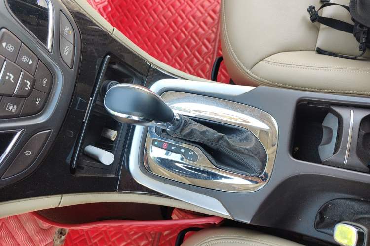 Used Buick Regal 2012 2.0L Comfort Edition Gear Lever