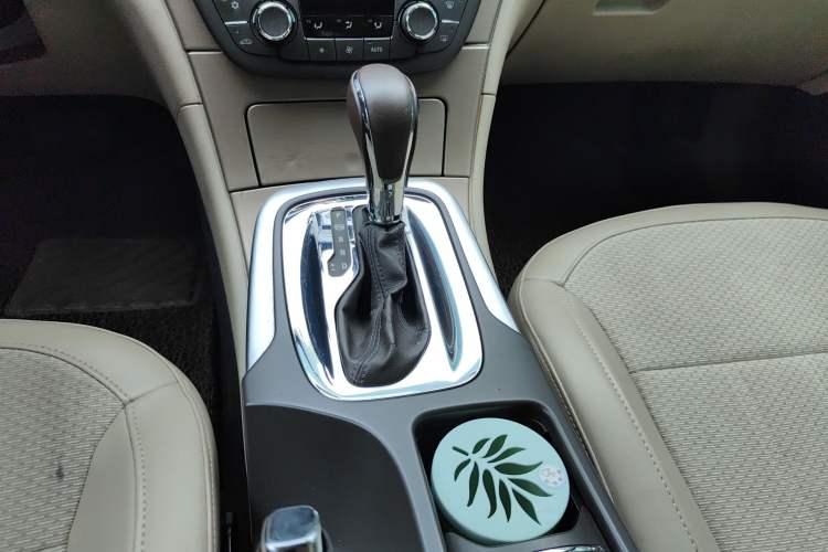 Used Buick Regal 2012 2.0L Comfort Edition Gear Lever