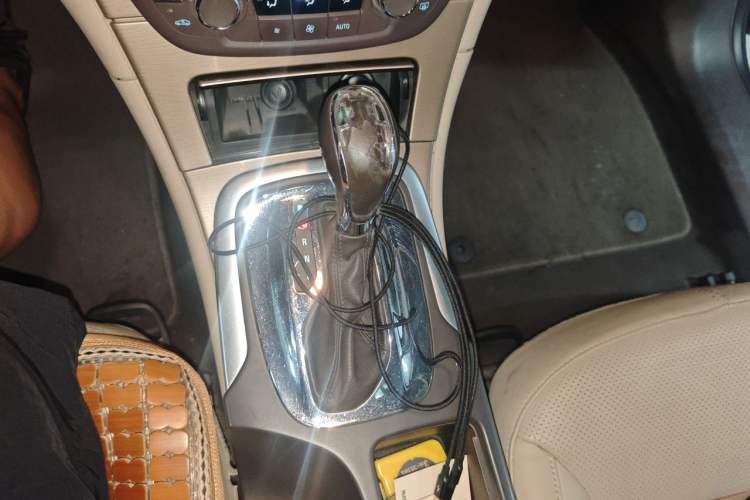 Used Buick Regal 2012 2.0L Comfort Edition Gear Lever