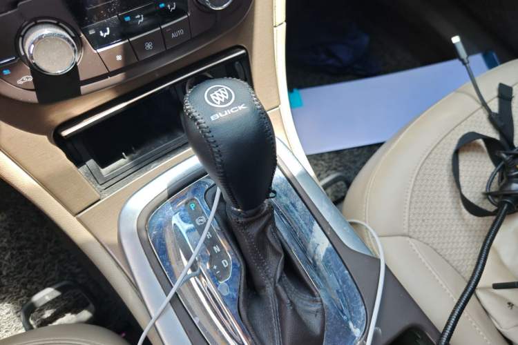 Used Buick Regal 2012 2.0L Comfort Edition Gear Lever