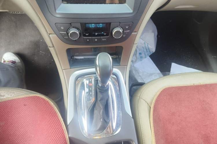 Used Buick Regal 2012 2.0L Comfort Edition Gear Lever