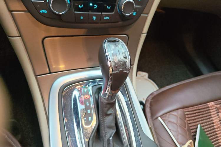 Used Buick Regal 2012 2.0L Comfort Edition Gear Lever