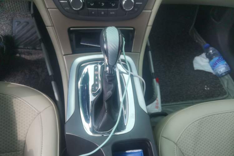 Used Buick Regal 2012 2.0L Comfort Edition Gear Lever