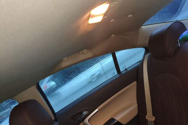 Used Buick Regal 2012 2.0L Comfort Edition Headliner