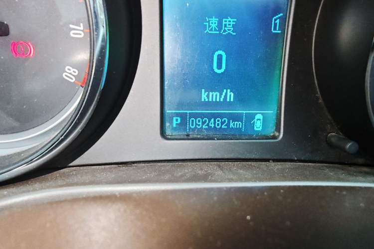 Used Buick Regal 2012 2.0L Comfort Edition Odometer Close Up