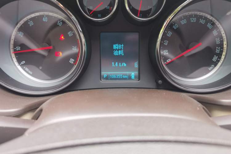 Used Buick Regal 2012 2.4L SIDI Elite Edition Odometer Close Up