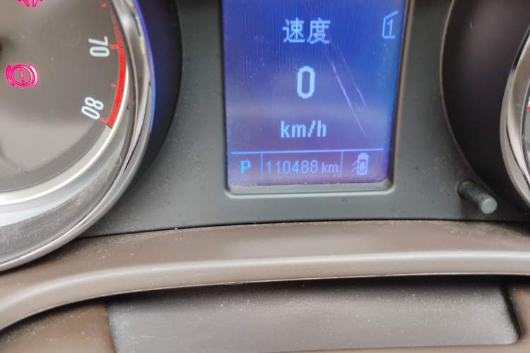 Used Buick Regal 2012 2.0L Comfort Edition Odometer Close Up