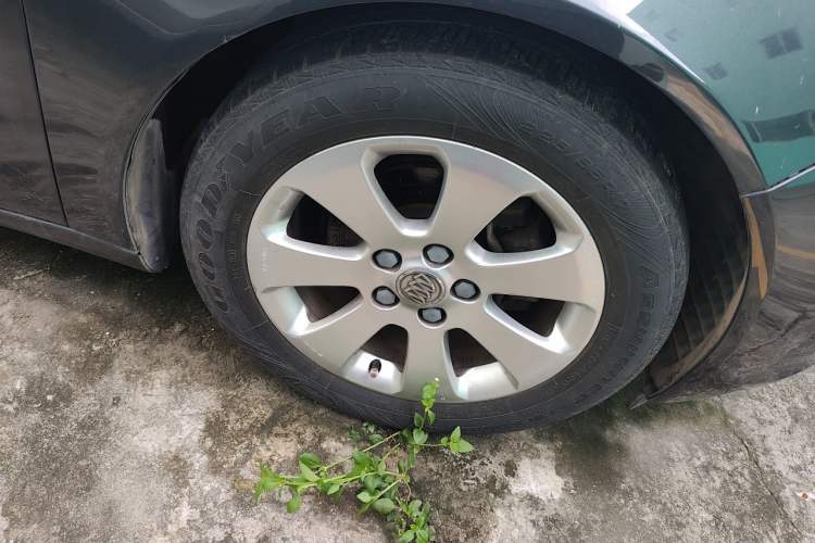 Used Buick Regal 2012 2.0L Comfort Edition Right Front Wheel Hub